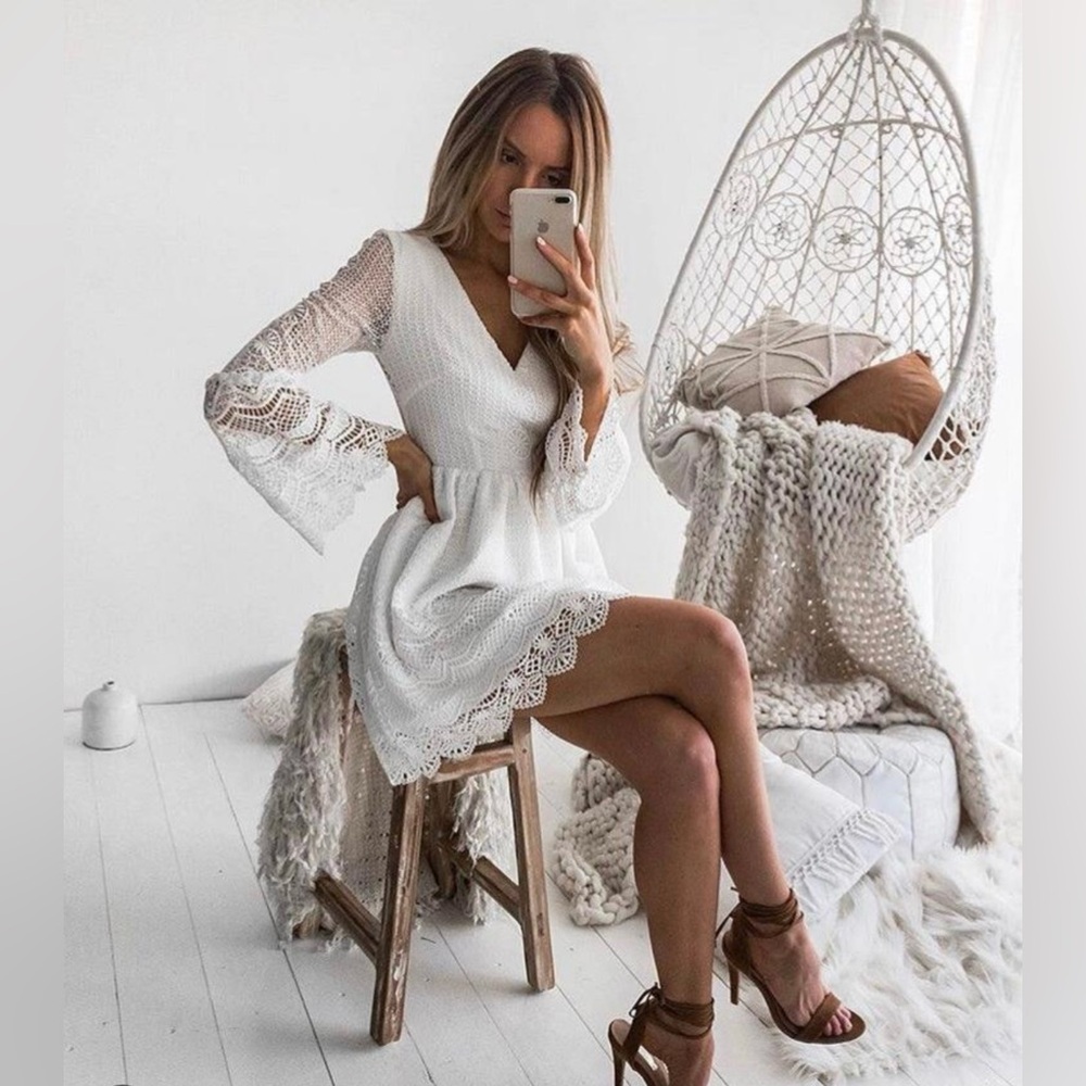 NWT - Two Sisters Dreamy lacy white open back dress Size 6